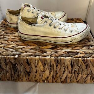 Converse Unisex low sneaker white Mens sz6
Women’s sz 8